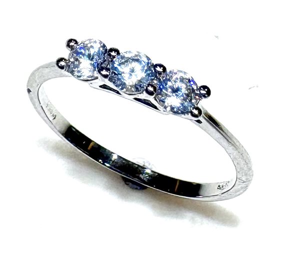Anillo Sommer Mujer I Love You in Oro blanco Cubic Zirconia TRILOGY ZIRC PI $/Z 1.40 B - TRILOGY ZIRC PI $/Z 1.40 B